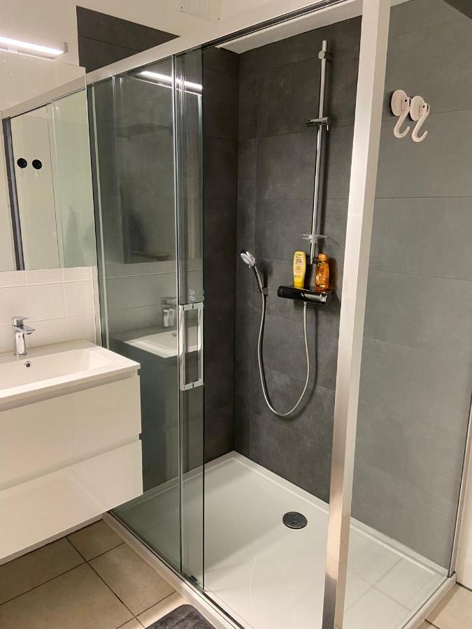 Weloveoostende - Newly Renovated Large Apartment 150M From The Beach - Including Bed Sheets And Final Clea-Ning Екстериор снимка