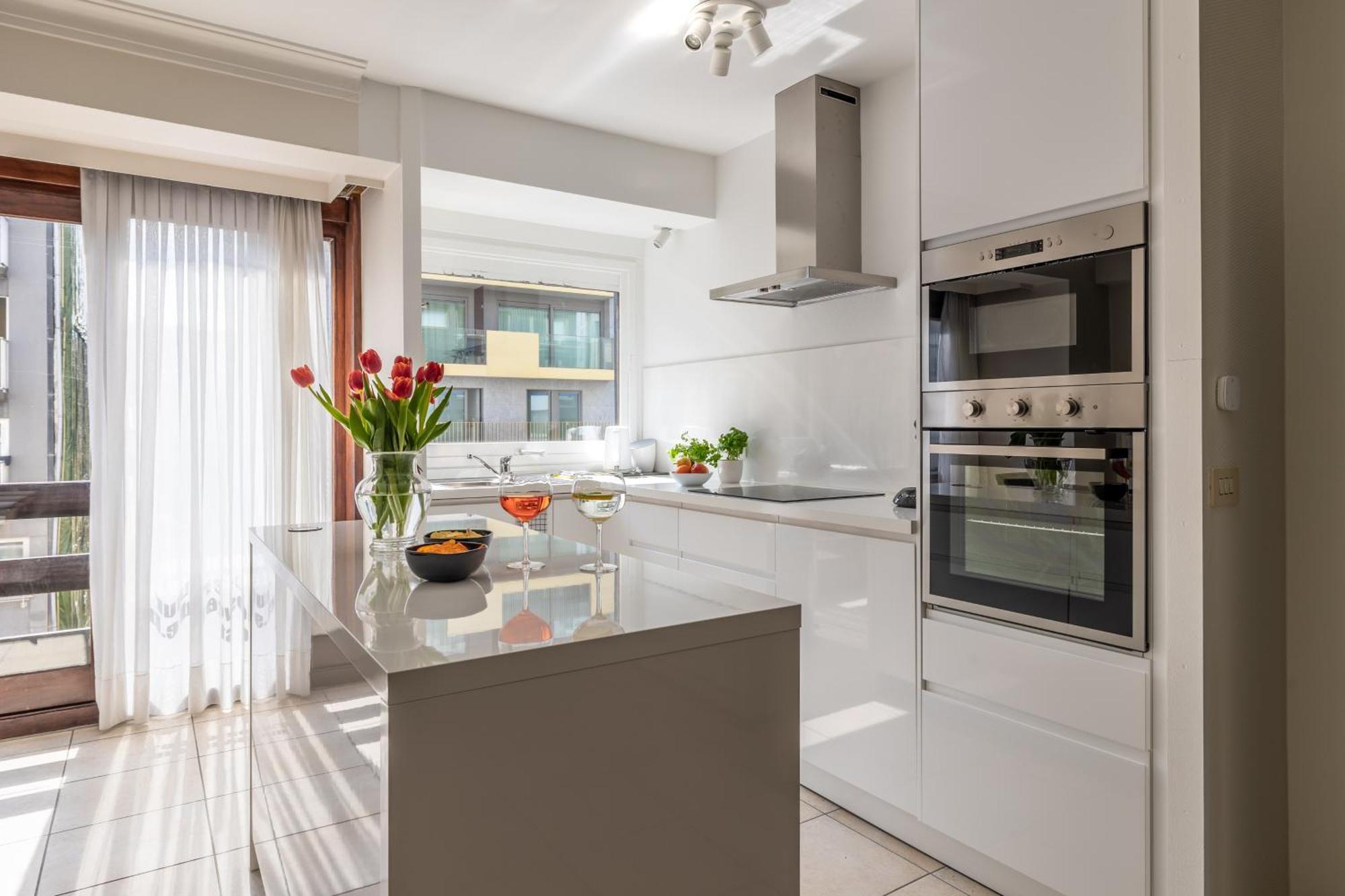 Weloveoostende - Newly Renovated Large Apartment 150M From The Beach - Including Bed Sheets And Final Clea-Ning Екстериор снимка