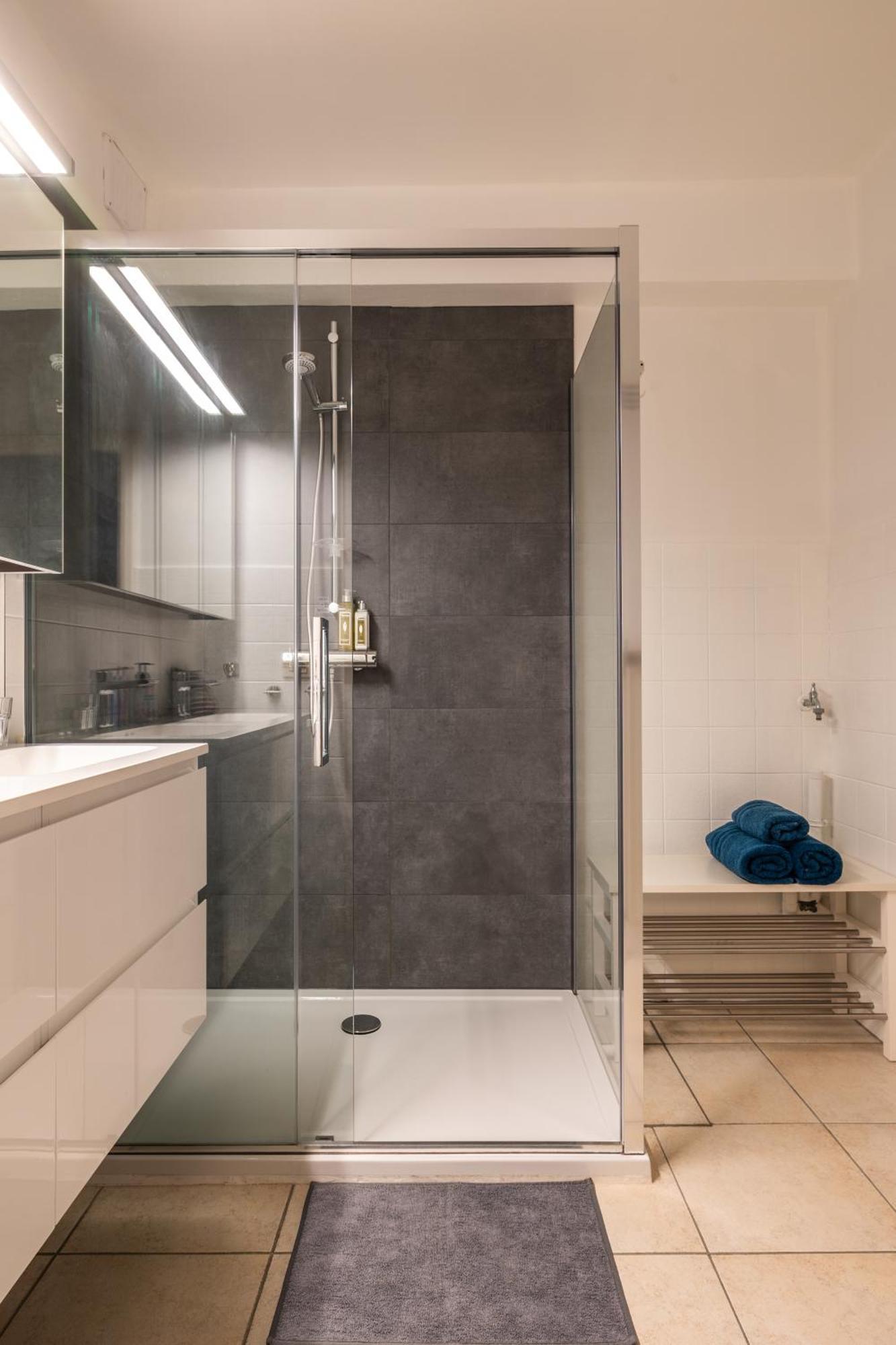 Weloveoostende - Newly Renovated Large Apartment 150M From The Beach - Including Bed Sheets And Final Clea-Ning Екстериор снимка