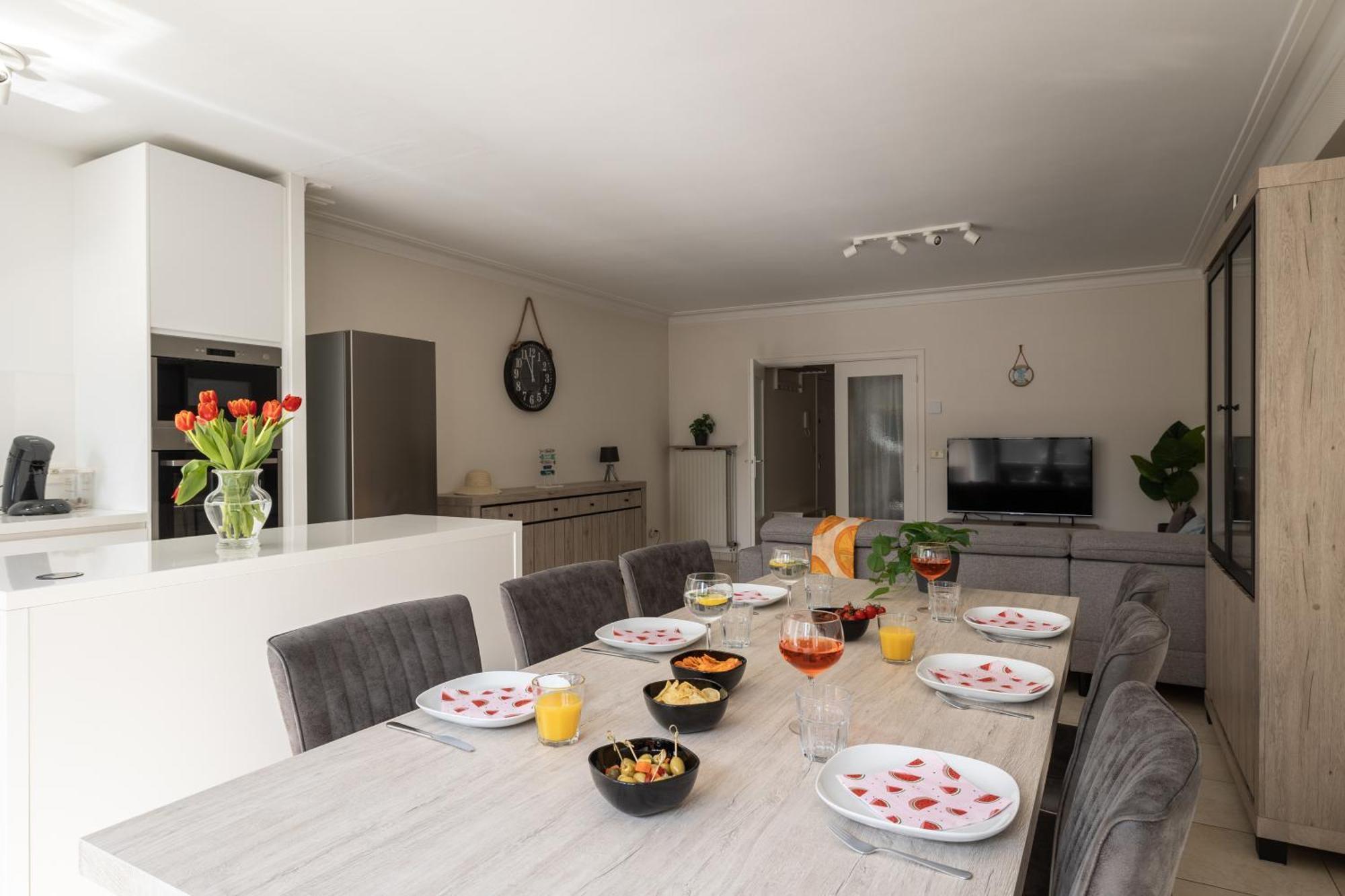 Weloveoostende - Newly Renovated Large Apartment 150M From The Beach - Including Bed Sheets And Final Clea-Ning Екстериор снимка
